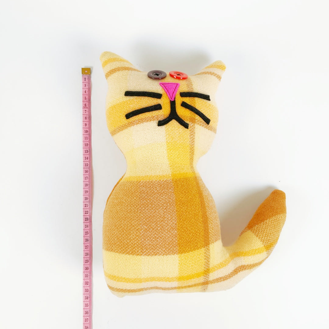 Artearoa – Blanket Cat – Mustard Yellow Check