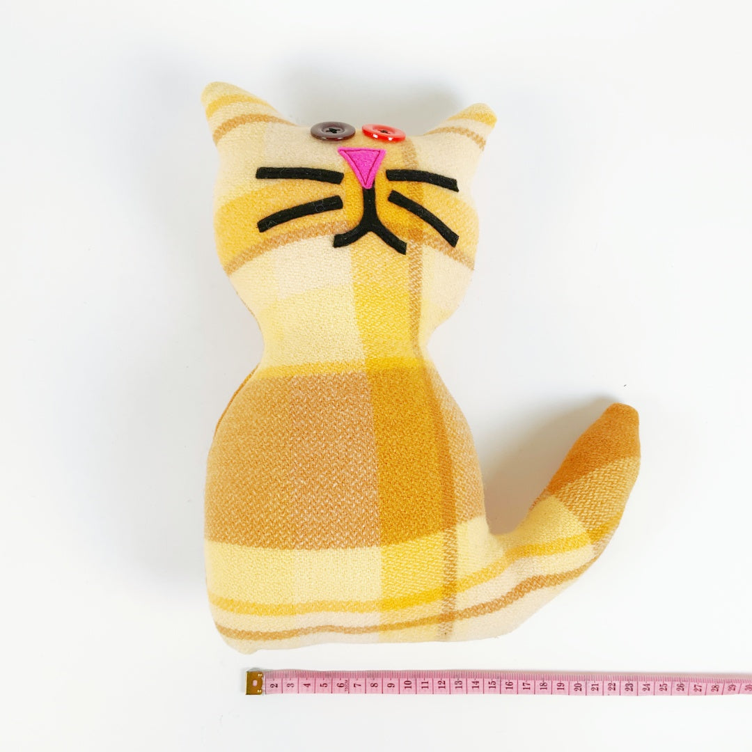 Artearoa – Blanket Cat – Mustard Yellow Check