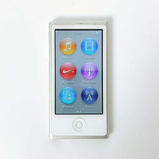 Apple iPod Nano (7th Generation) + JBL Wired Headphones (Bundle)