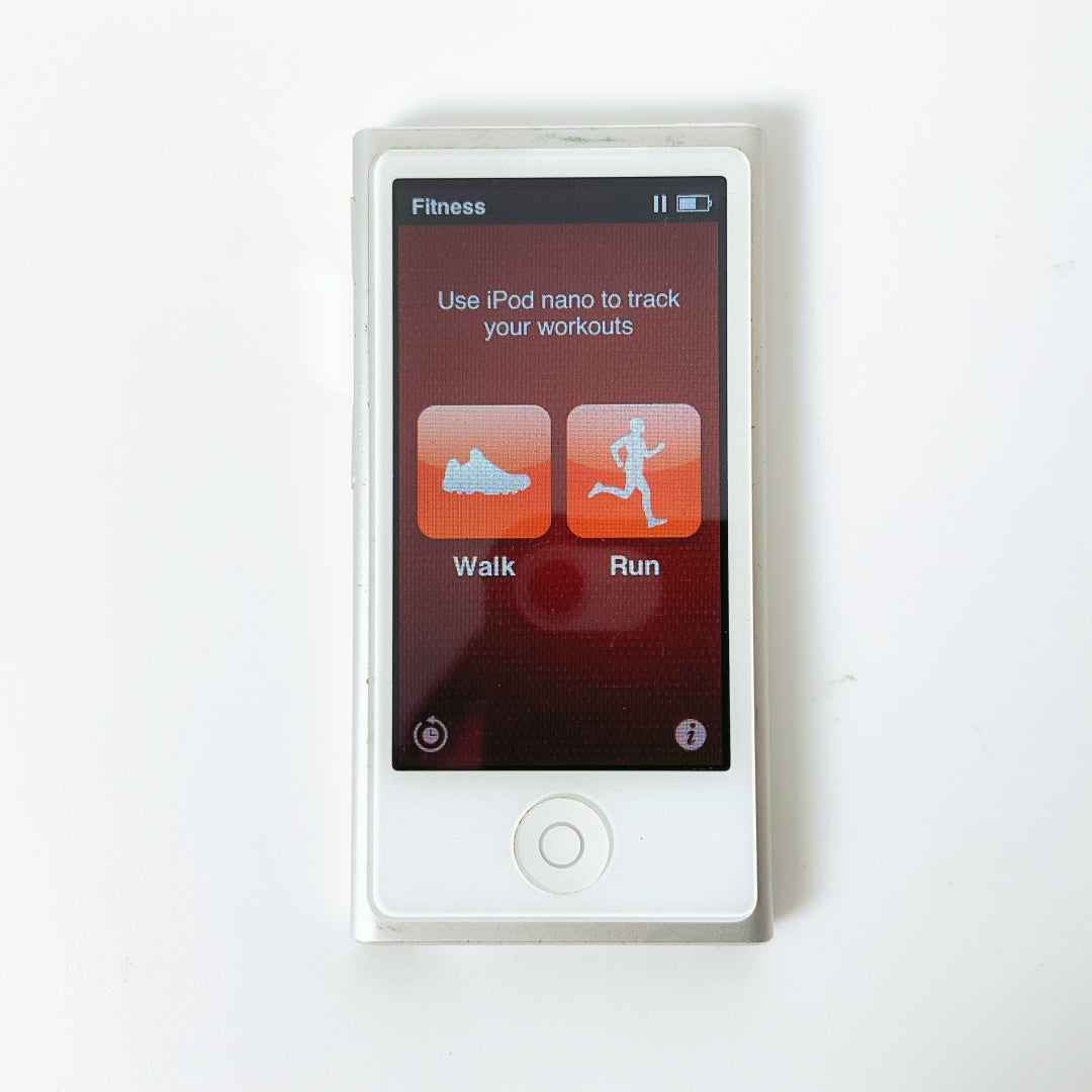Apple iPod Nano (7th Generation) + JBL Wired Headphones (Bundle)