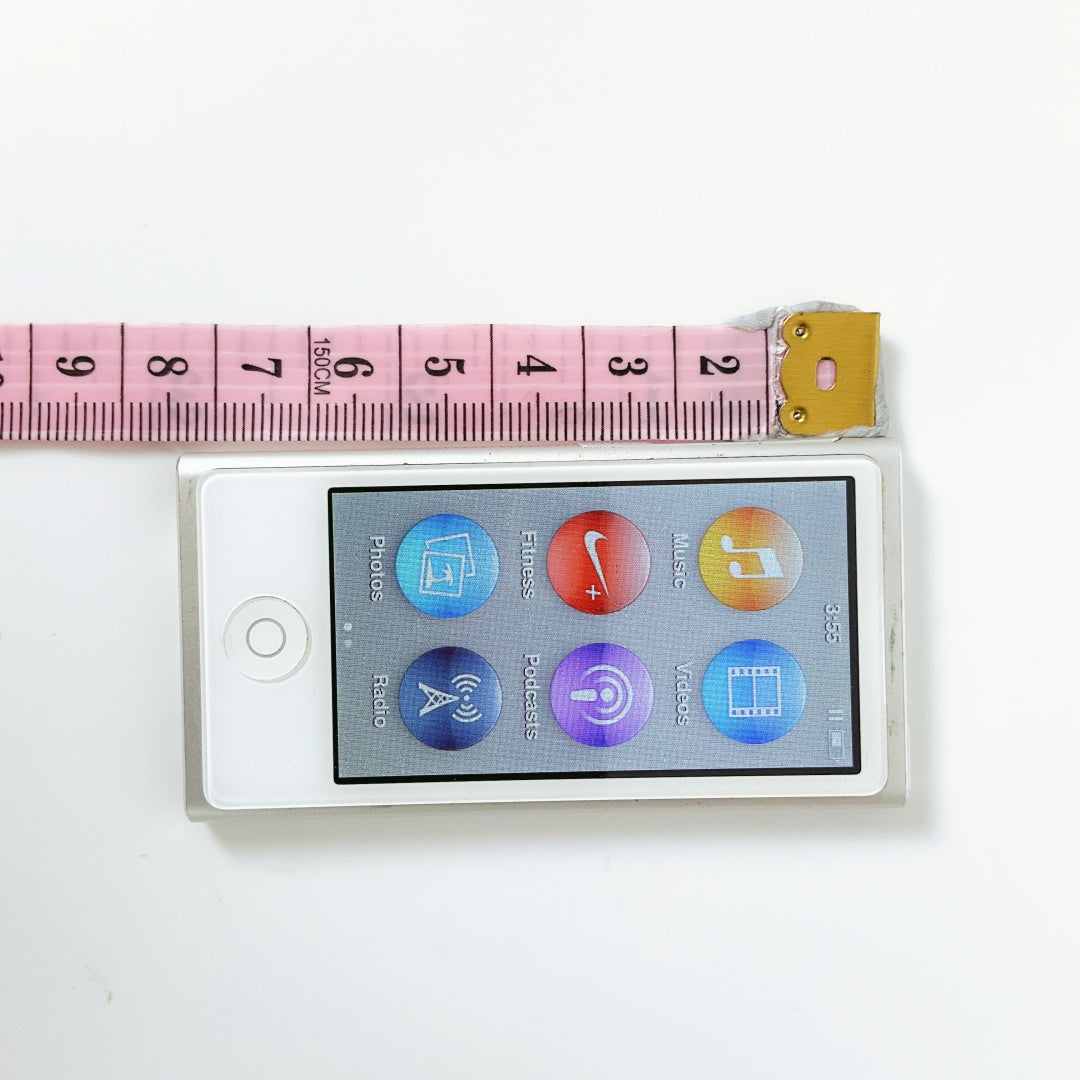 Apple iPod Nano (7th Generation) + JBL Wired Headphones (Bundle)