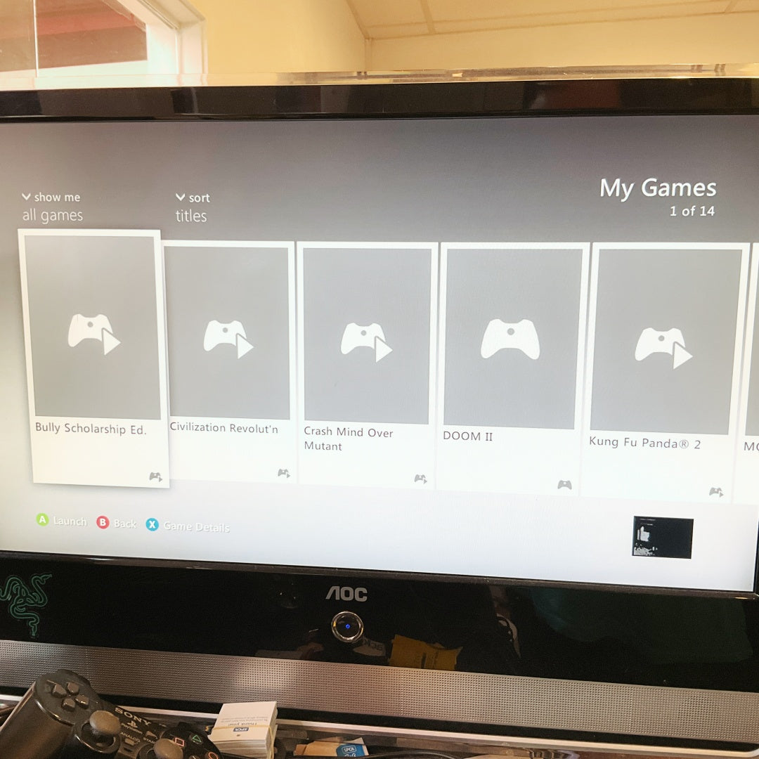 Xbox 360 250GB Bundle + Kinect + Loads of Games (5 Discs)