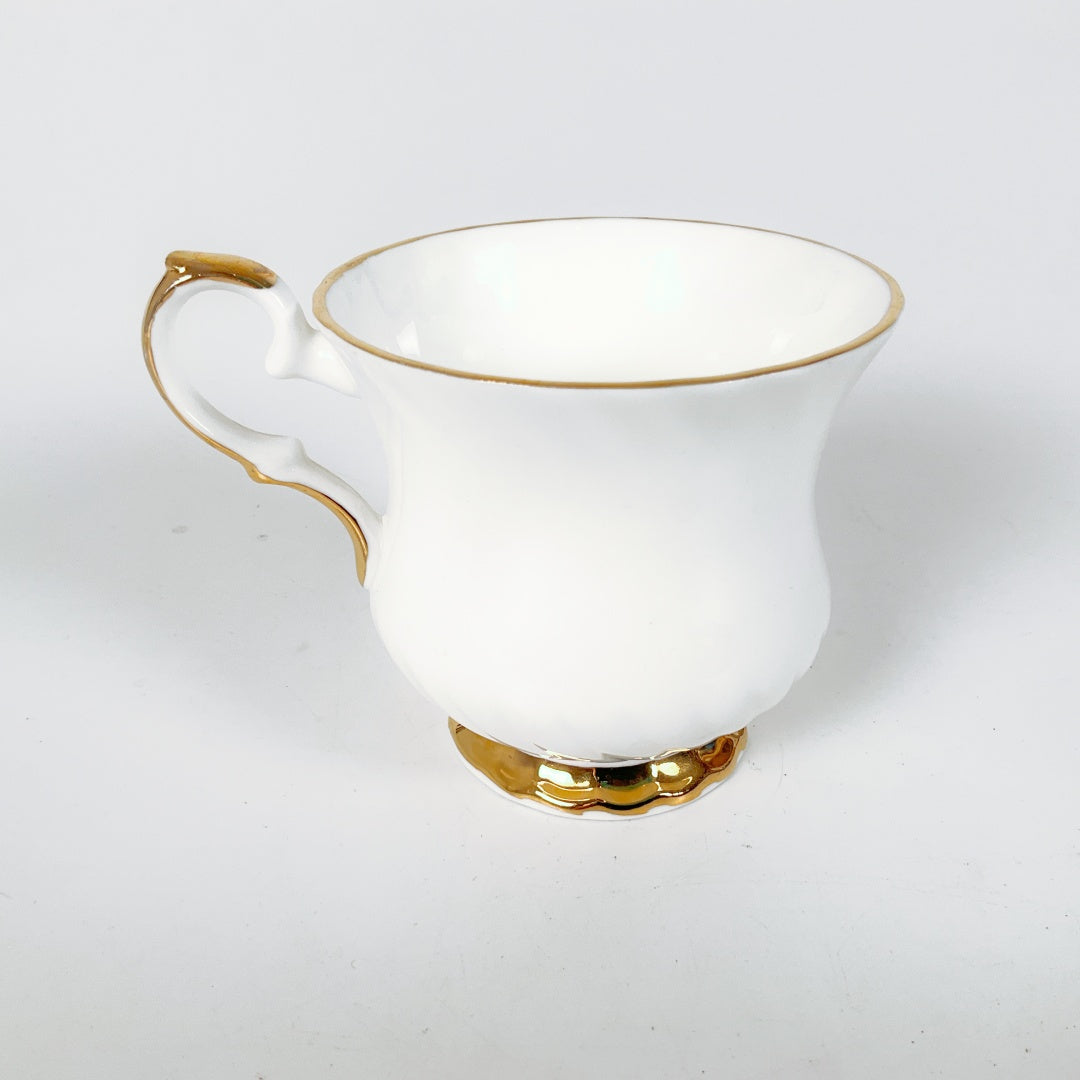 Elizabethan Fine Bone China - Clan Murray Commemorative Tea Set + Extra Saucer
