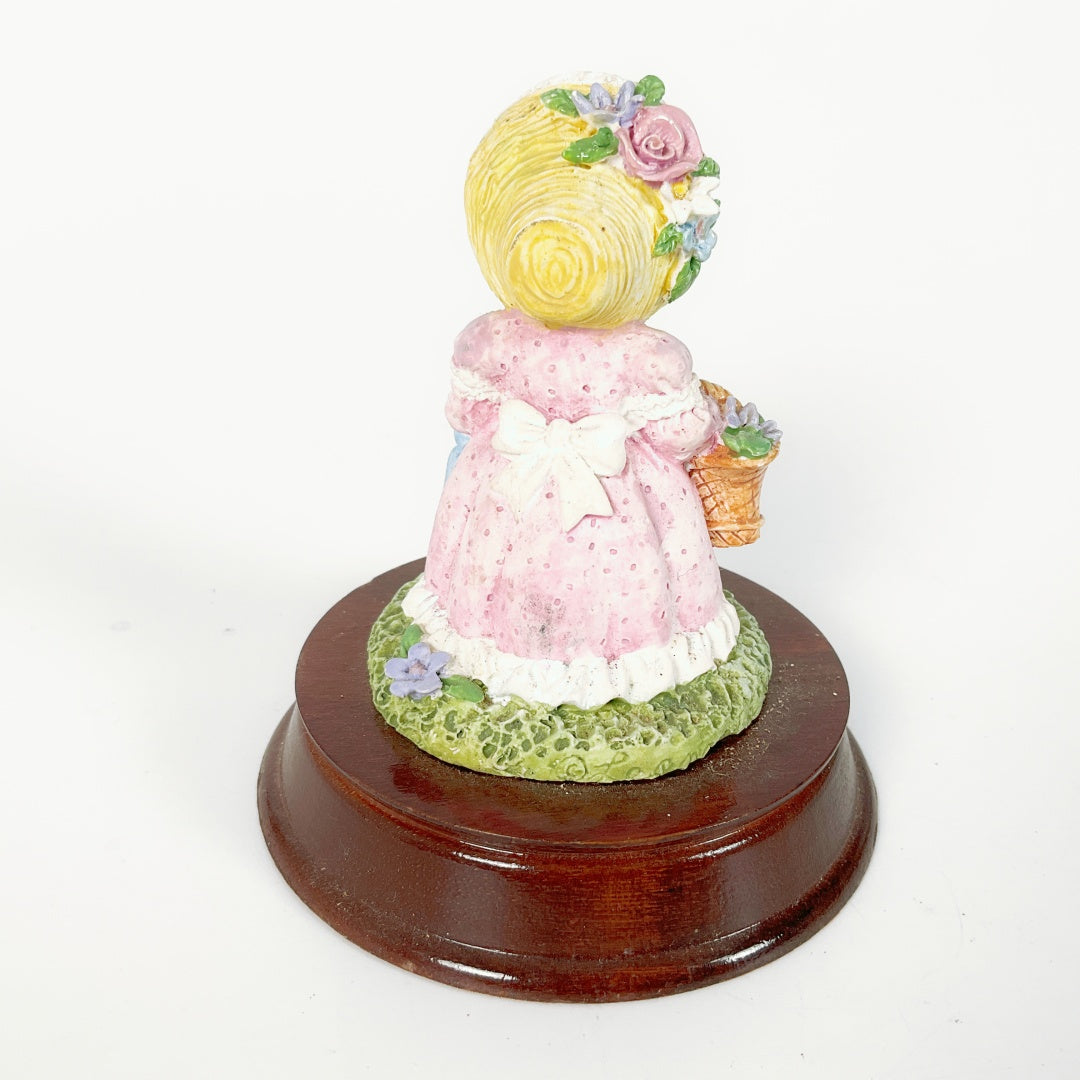 Leonardo Collectible Teddy Bear Figurines - Sunday Stroll & Gardening Time