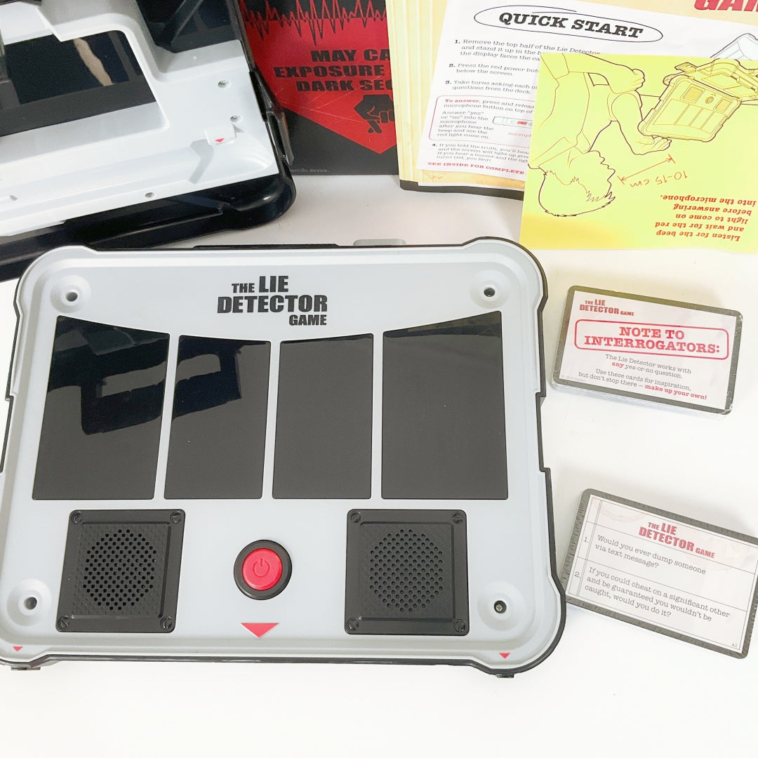 Hasbro - The Lie Detector Game