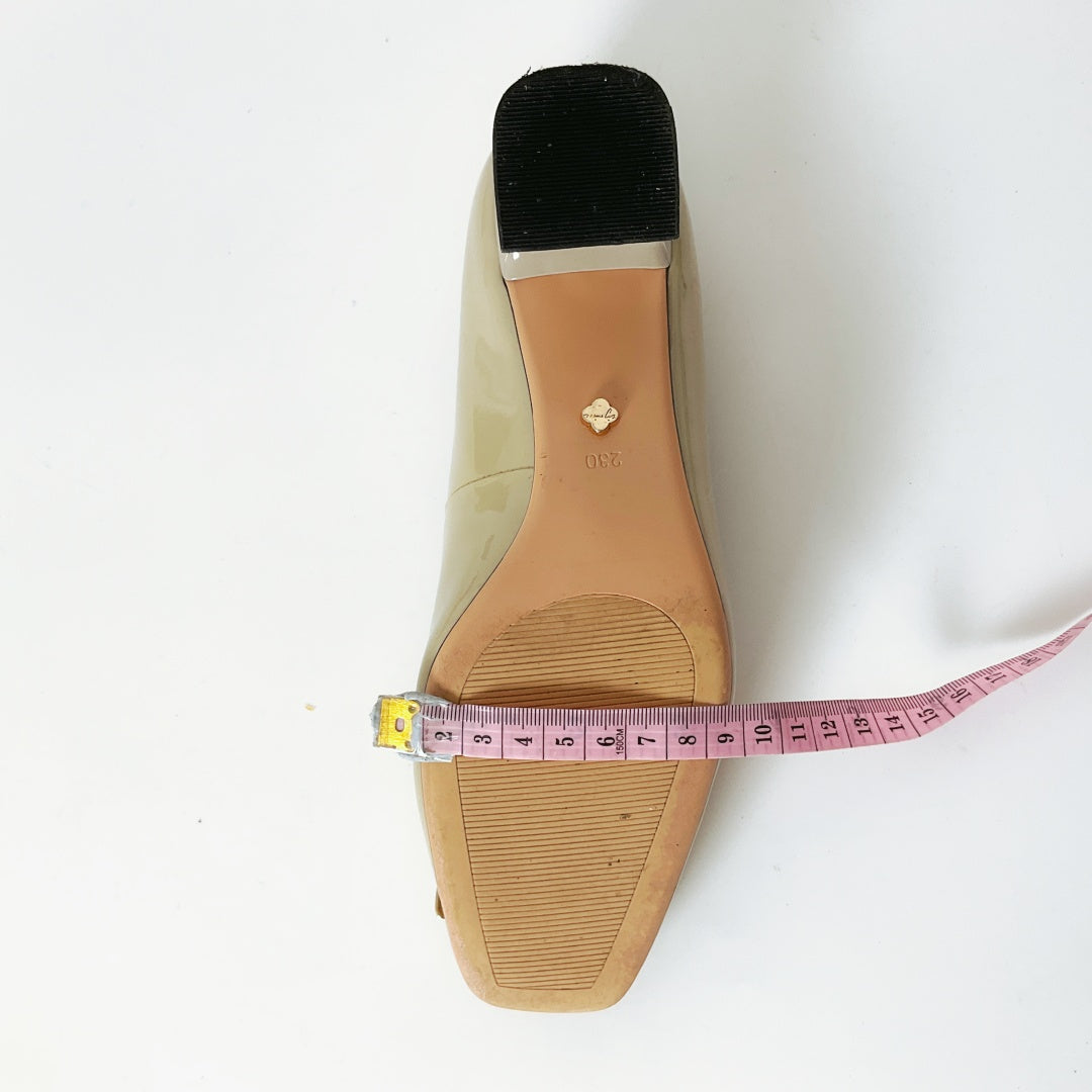 Vignisso Cream Square-toe Block Heel Pumps