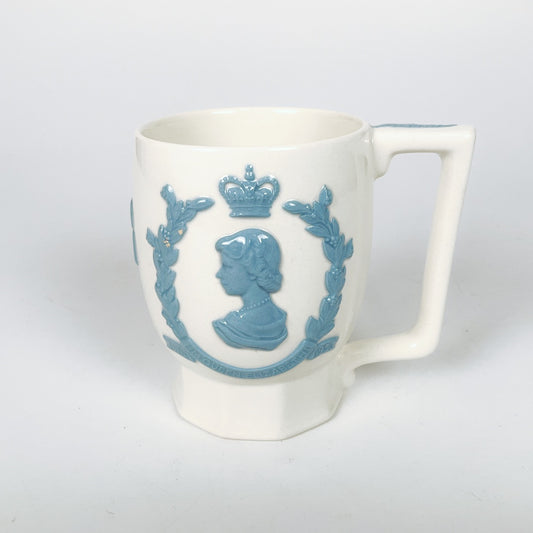 Vintage Wedgewood Embossed Queensware QE II Coronation Mug 1953 - Made in England