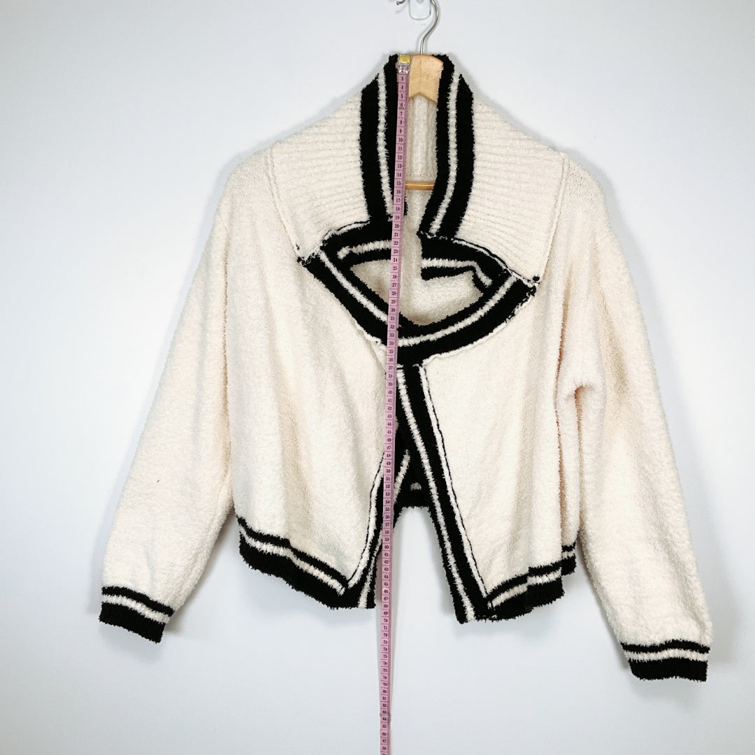 Bonita - Korean 2-Piece Set Top & Cardigan