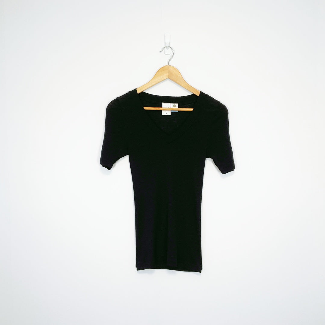 Superfit - Black Merino Short Sleeve V-Neck Top