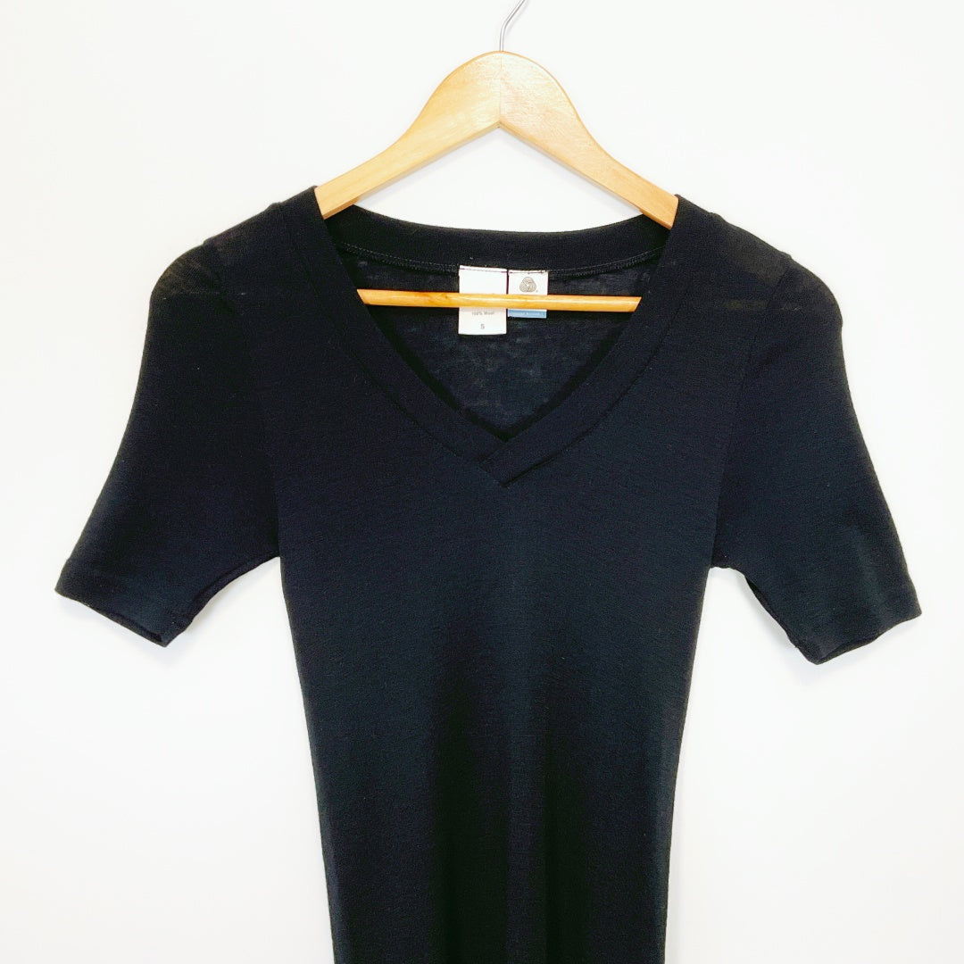 Superfit - Black Merino Short Sleeve V-Neck Top