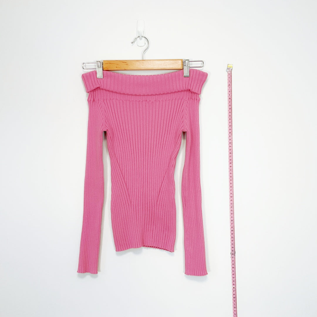 DECJUBA - Pink Ribbed Off-the-Shoulder Knit Top