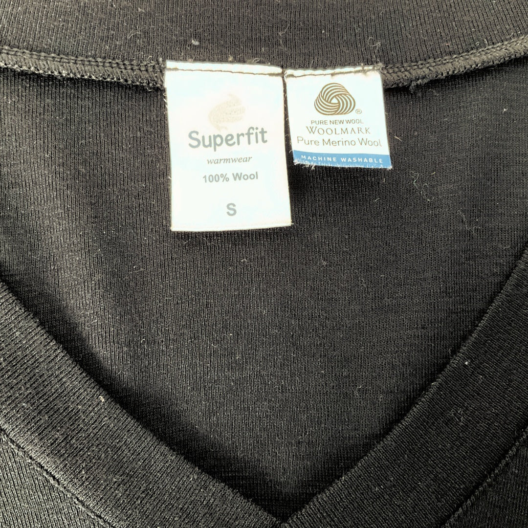 Superfit - Black Merino Short Sleeve V-Neck Top
