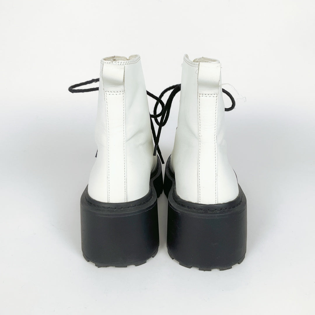 Shubar Jordan - White Boots