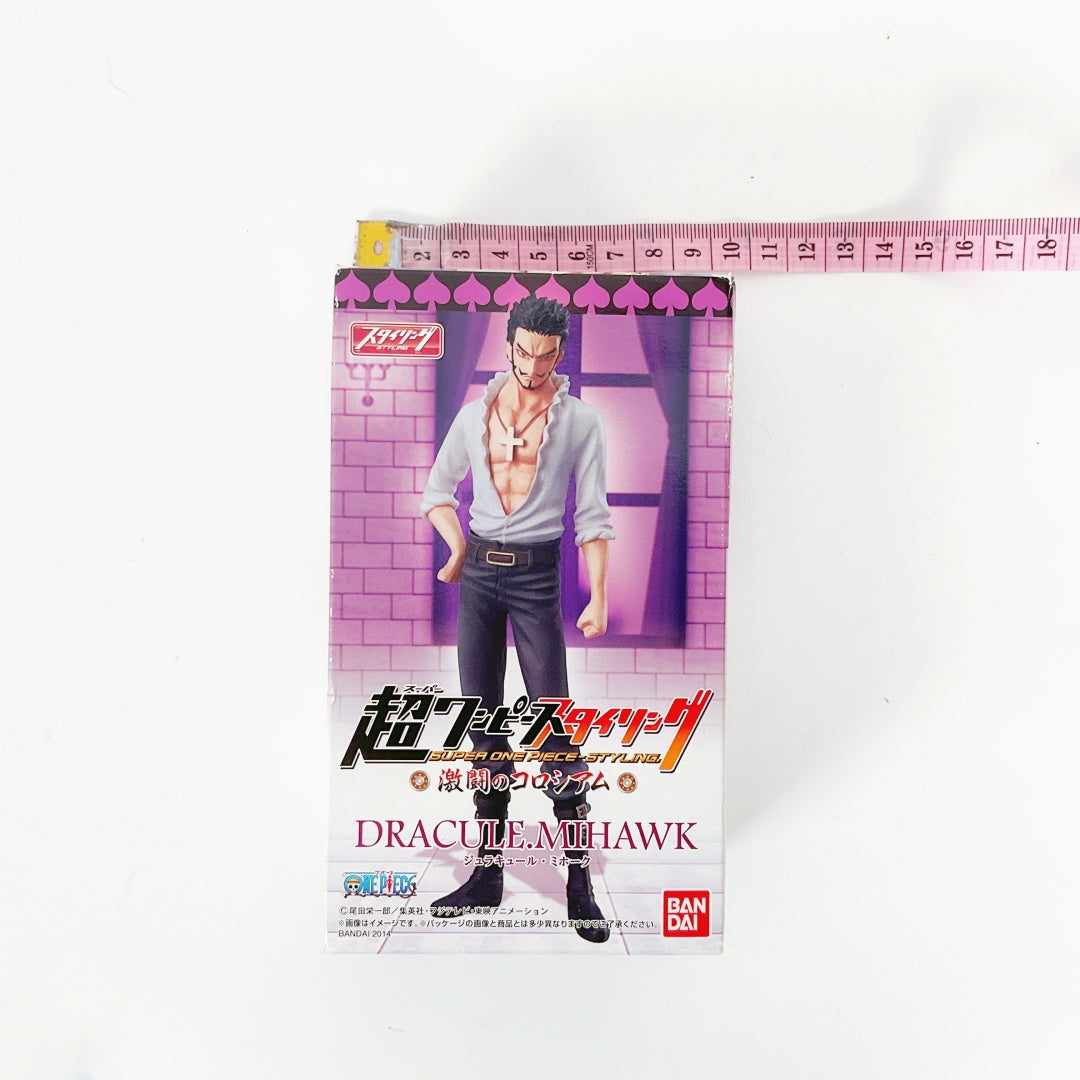 Bandai - Figuarts One Piece Dracule Mihawk Figurine