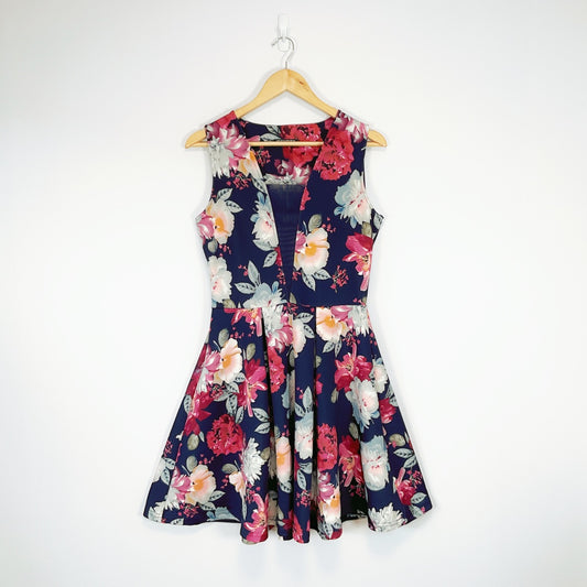 Identity - Sleeveless Floral Midi Dress