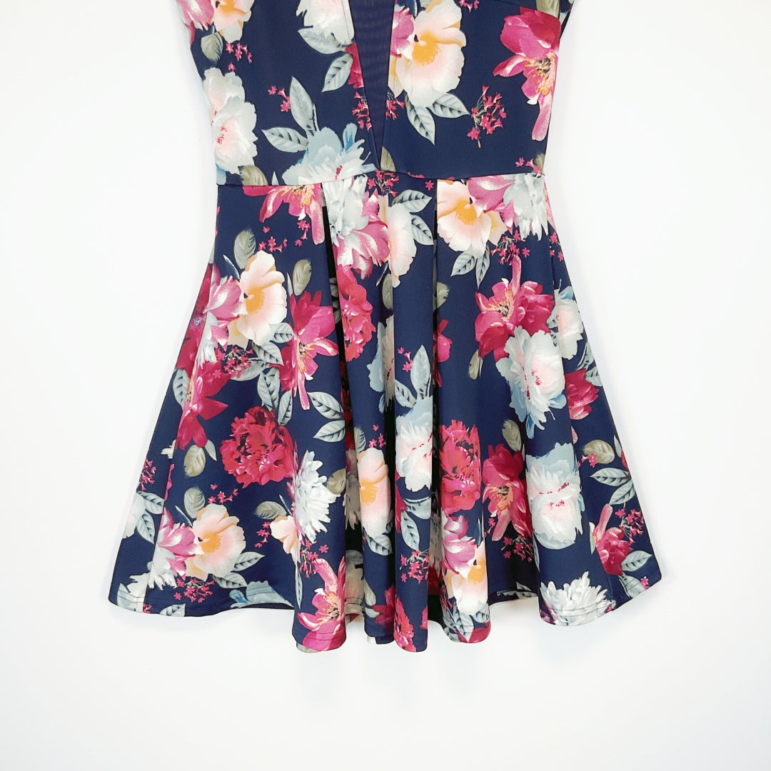 Identity - Sleeveless Floral Midi Dress