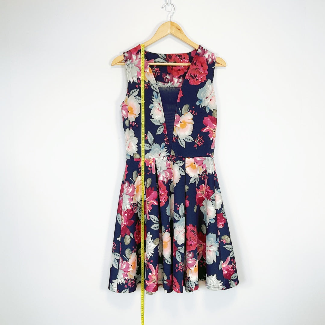 Identity - Sleeveless Floral Midi Dress