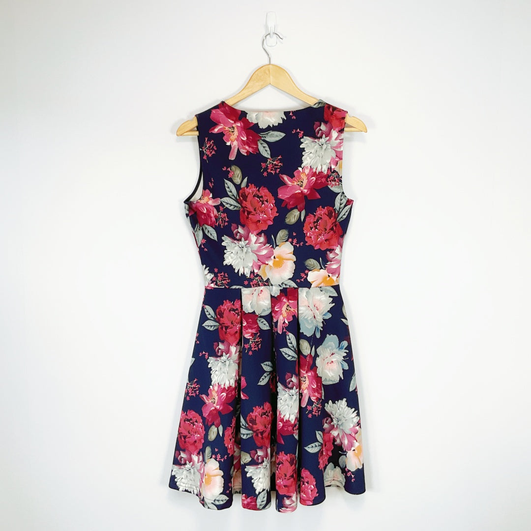 Identity - Sleeveless Floral Midi Dress