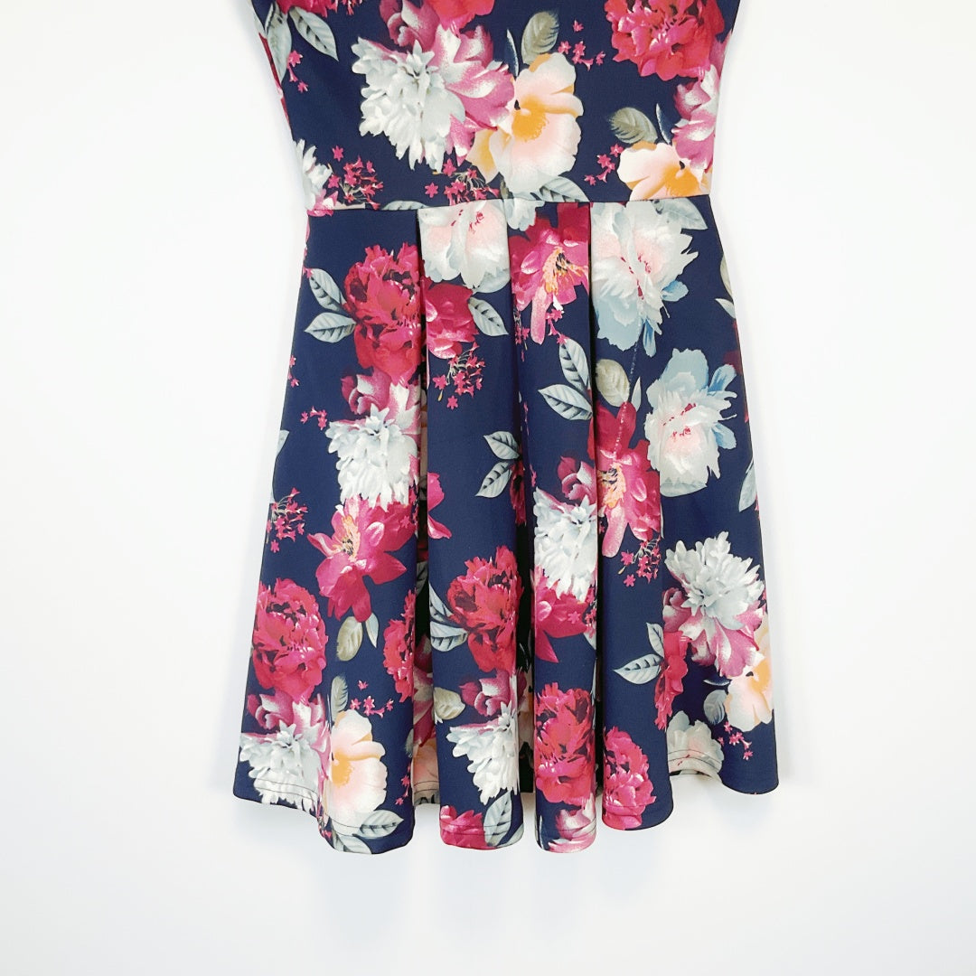 Identity - Sleeveless Floral Midi Dress