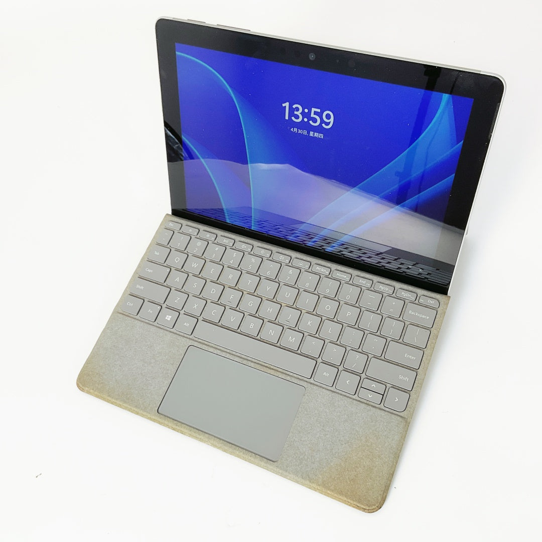 Microsoft Surface Go 1824 – 128GB / 8GB RAM – Reset – With Charger
