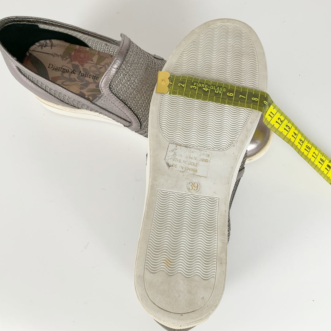 Django & Juliette Slip-On Shoes – Size 39