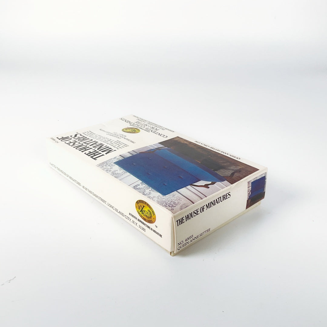 The House of Miniatures - Queen Anne Settee Kit (No.40055)