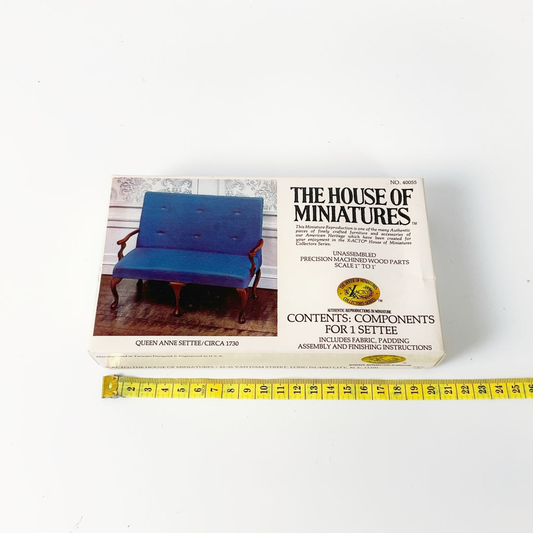 The House of Miniatures - Queen Anne Settee Kit (No.40055)