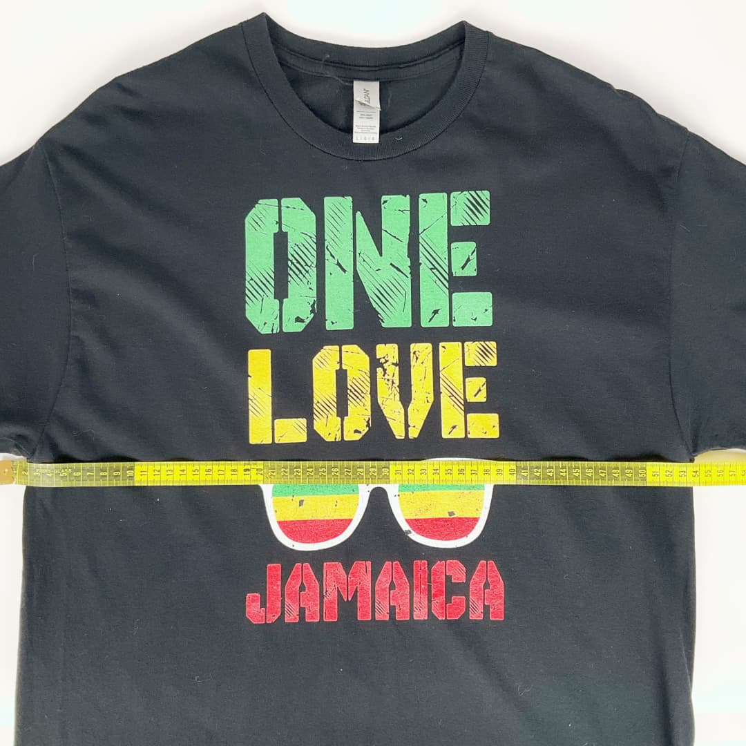 GILDAN “One Love Jamaica” Graphic T-Shirt – Size L