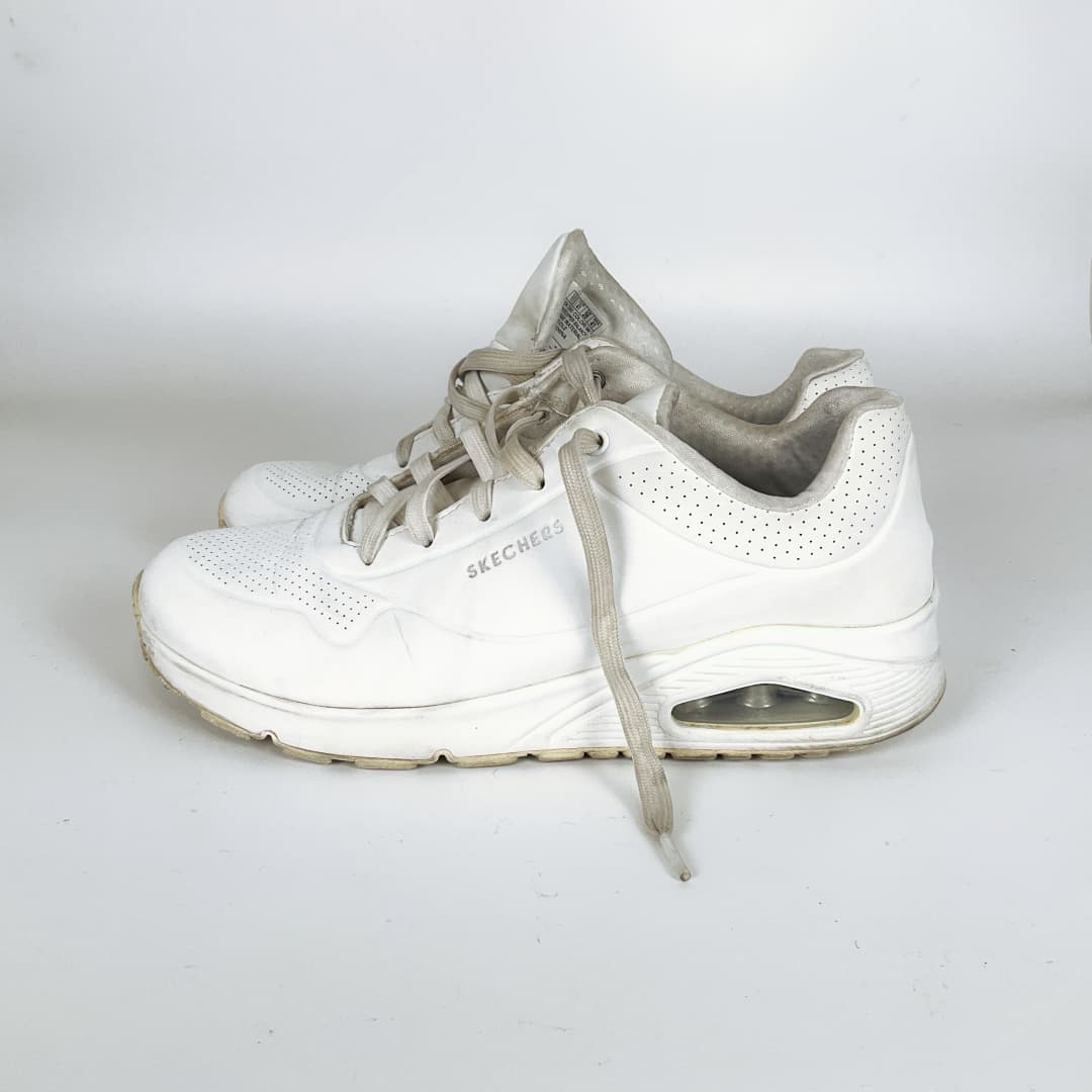 Sketchers - Stand on Air Sneakers