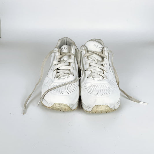 Sketchers - Stand on Air Sneakers