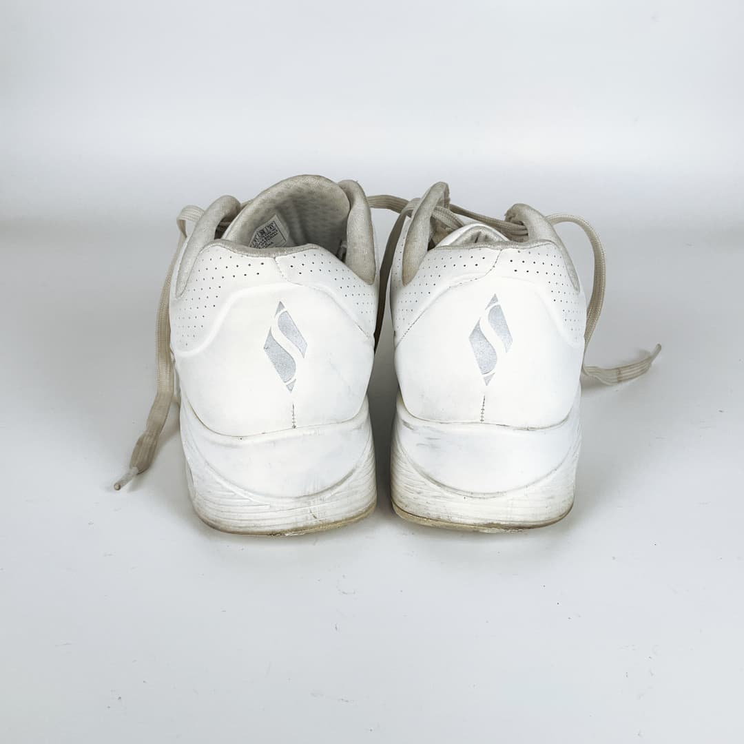 Sketchers - Stand on Air Sneakers