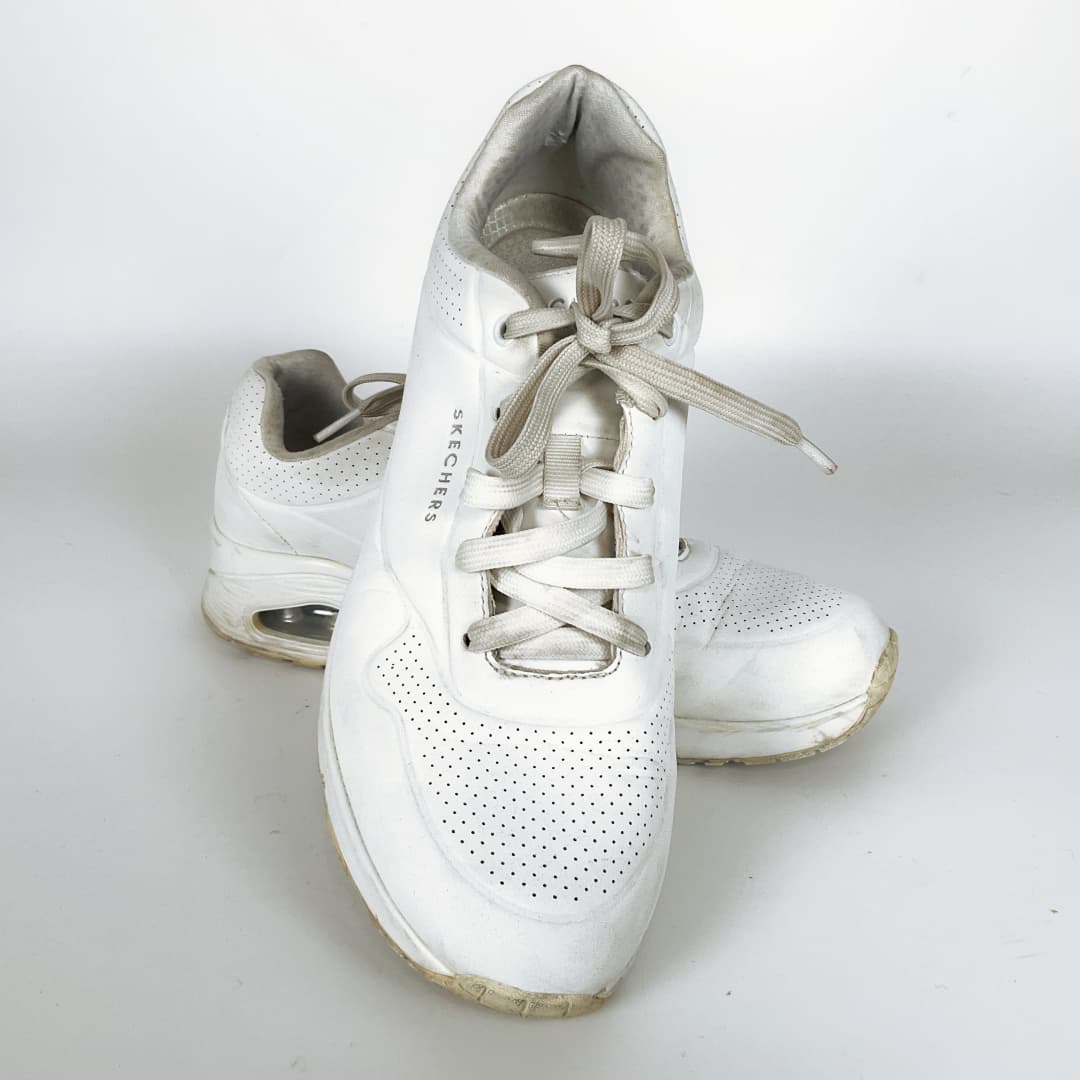 Sketchers - Stand on Air Sneakers