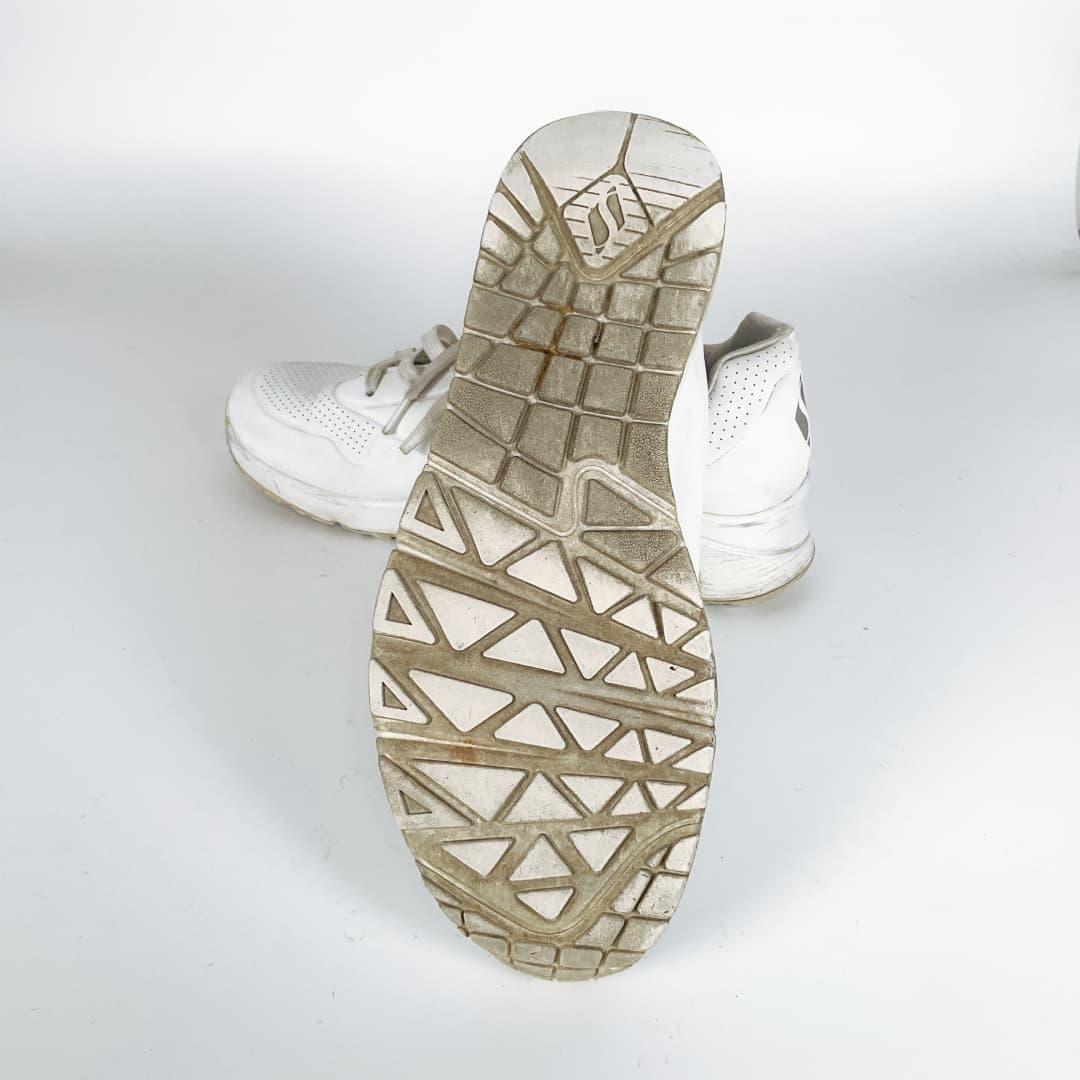 Sketchers - Stand on Air Sneakers