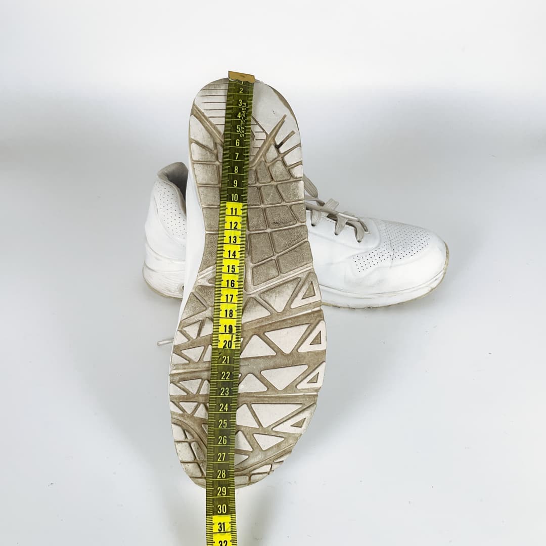 Sketchers - Stand on Air Sneakers