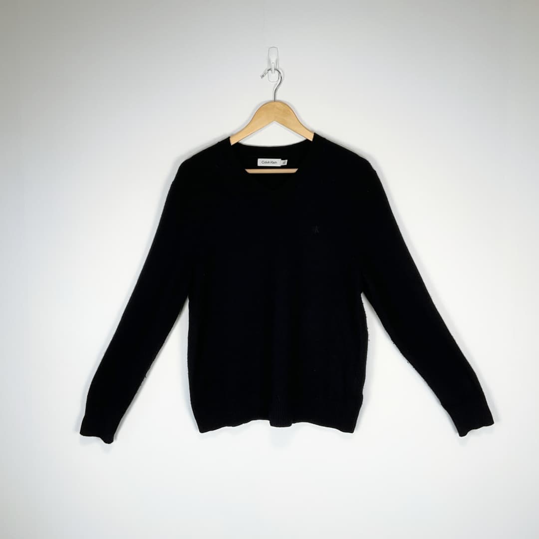 Calvin Klein - V Neck Knit Sweater