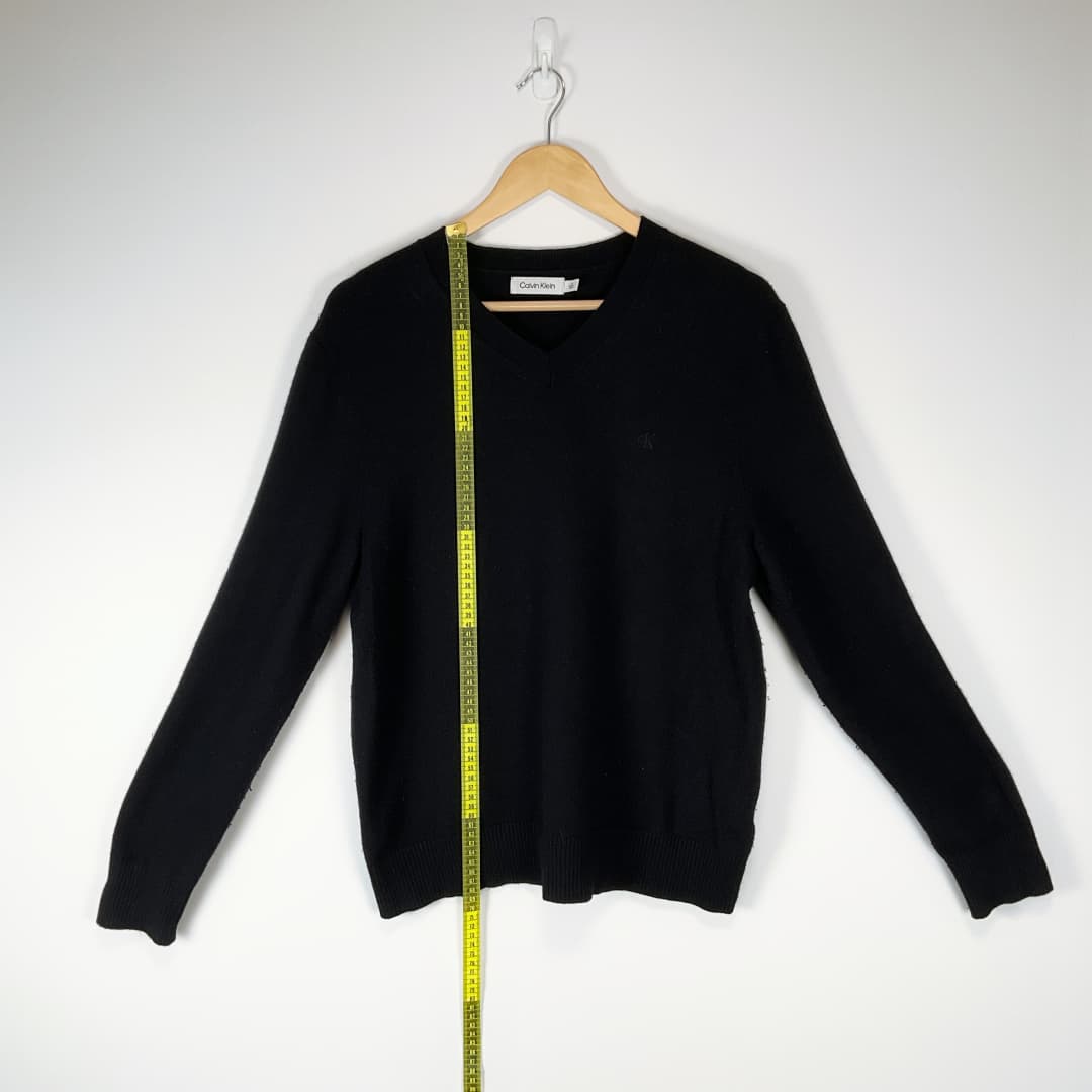 Calvin Klein - V Neck Knit Sweater