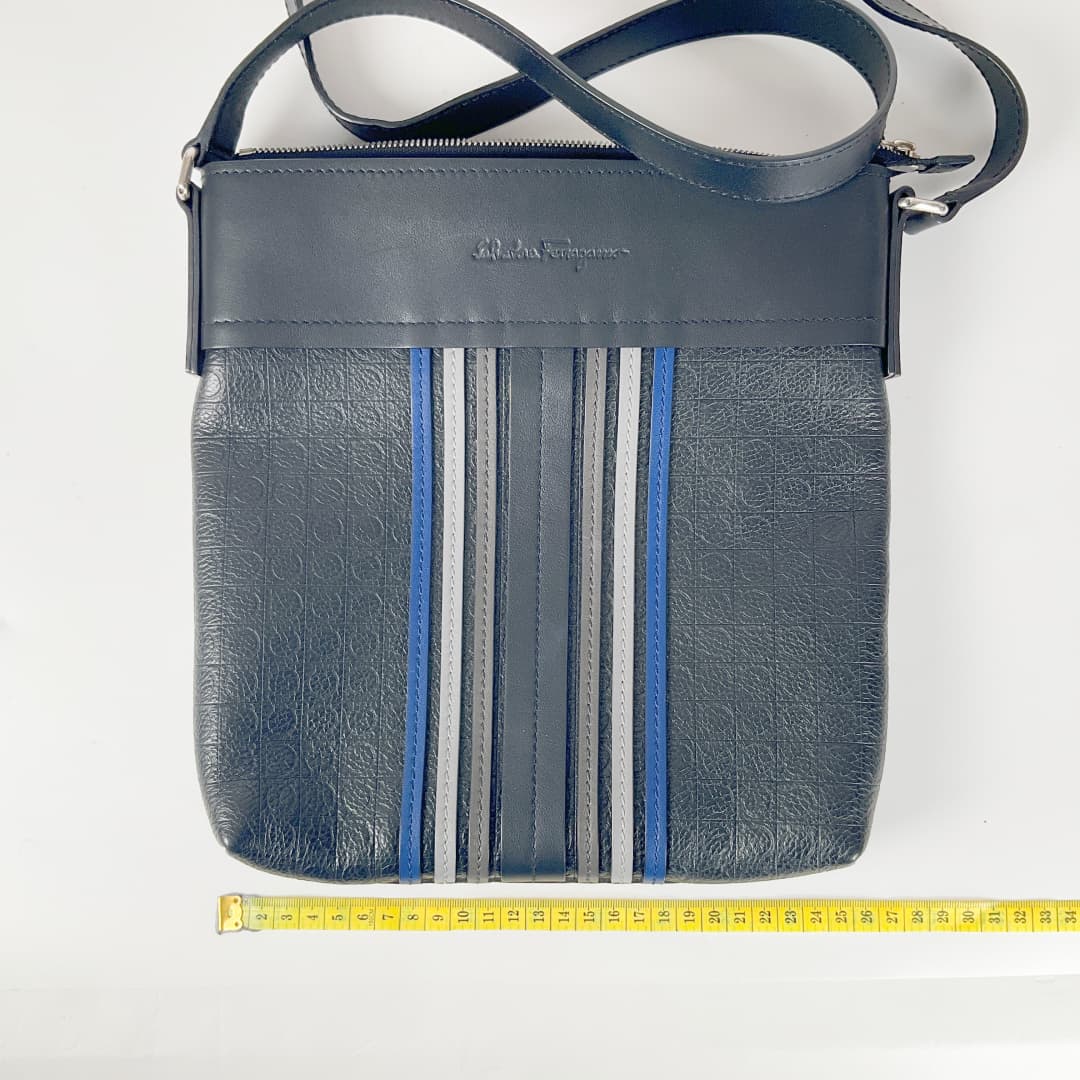 Salvatore Ferragamo - Messenger Compact Crossbody Bag