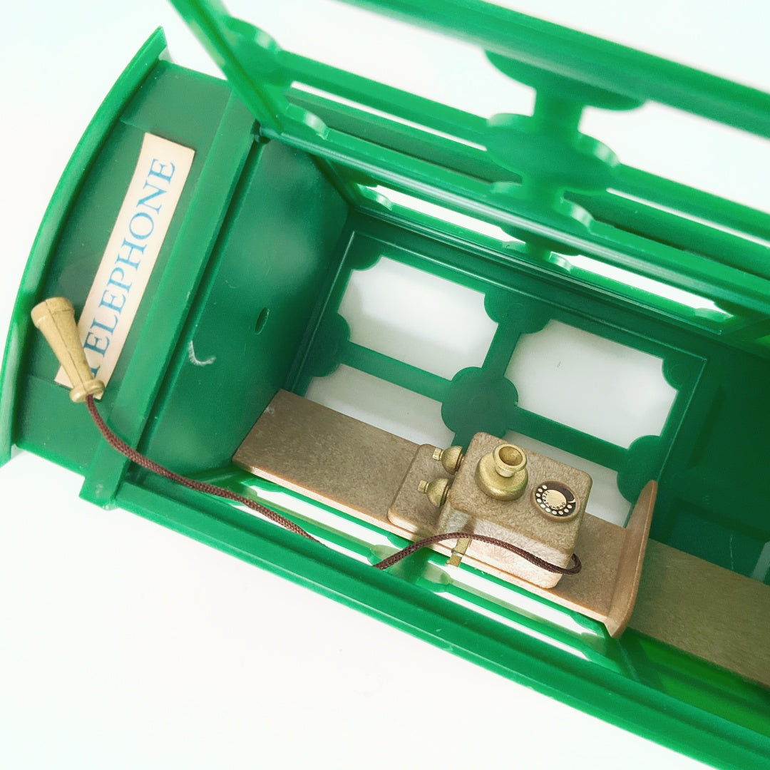 Sylvanian Families - Green Vintage Phone Booth