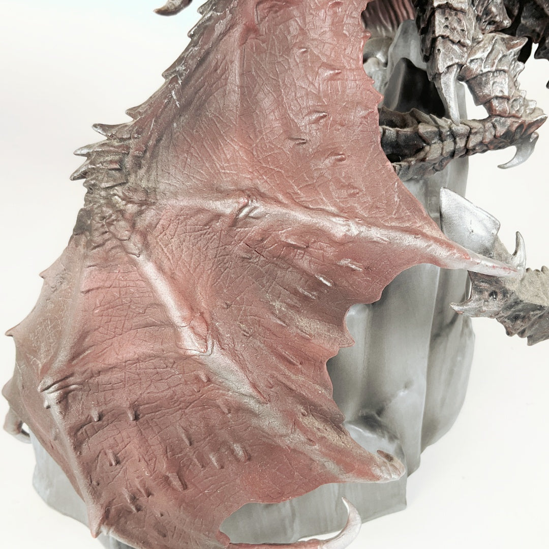 The Elder Scrolls V: Skyrim Collector's Edition – Alduin Dragon Figure