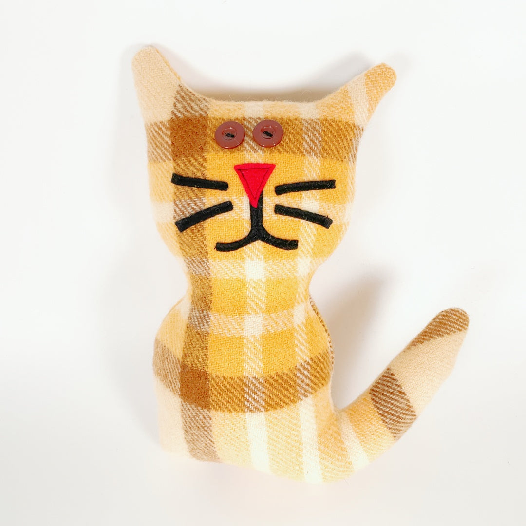 Artearoa – Blanket Cat – Mustard Yellow Check