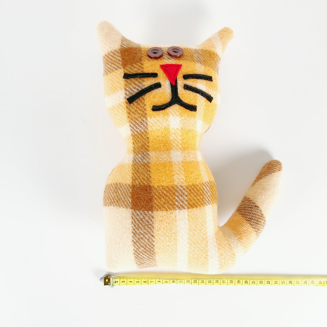 Artearoa – Blanket Cat – Mustard Yellow Check
