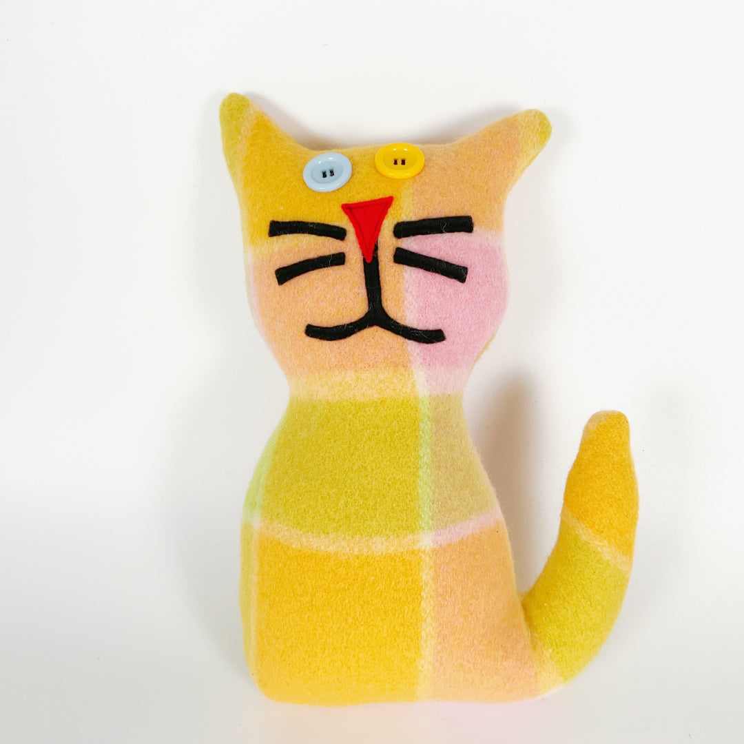 Artearoa – Blanket Cat – Yellow & Cream Check