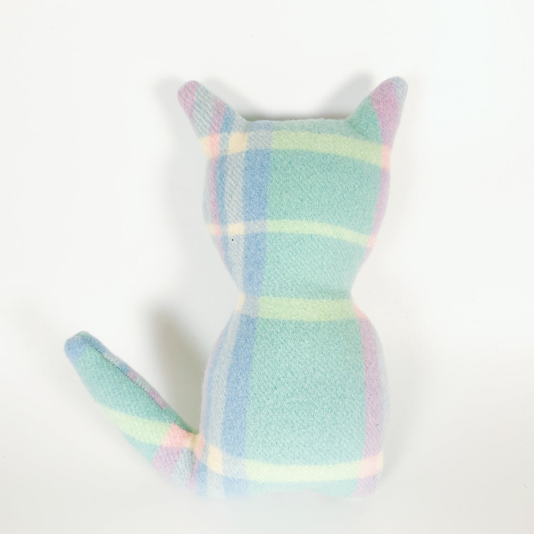 Artearoa – Blanket Cat – Mint & Pink Check