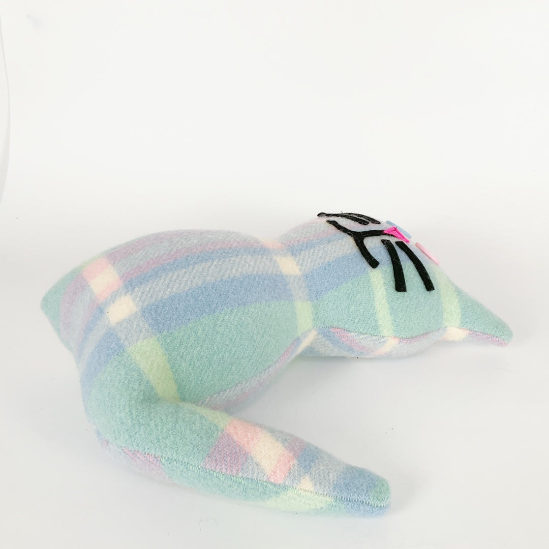 Artearoa – Blanket Cat – Mint & Pink Check