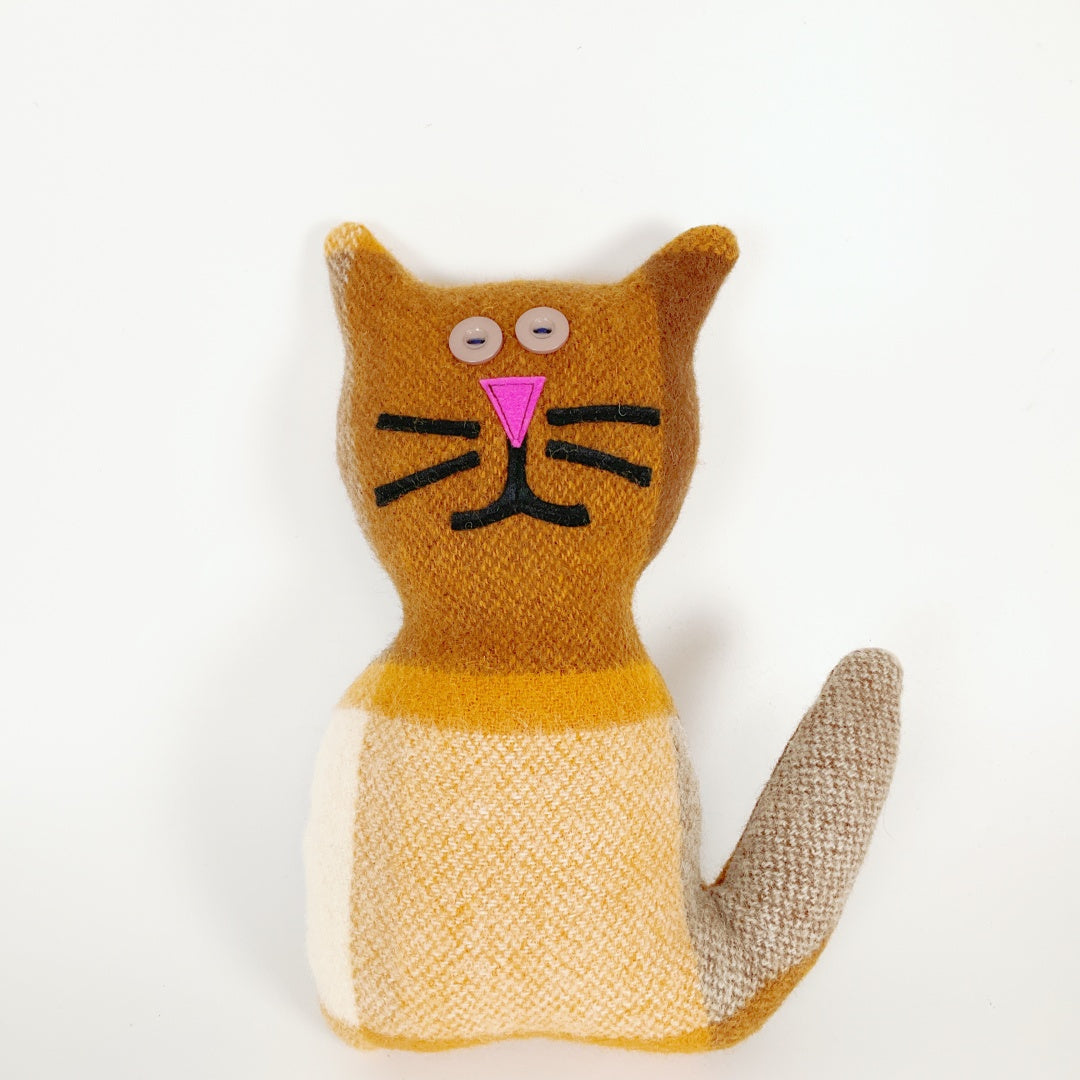 Artearoa – Blanket Cat – Brown & Cream Check