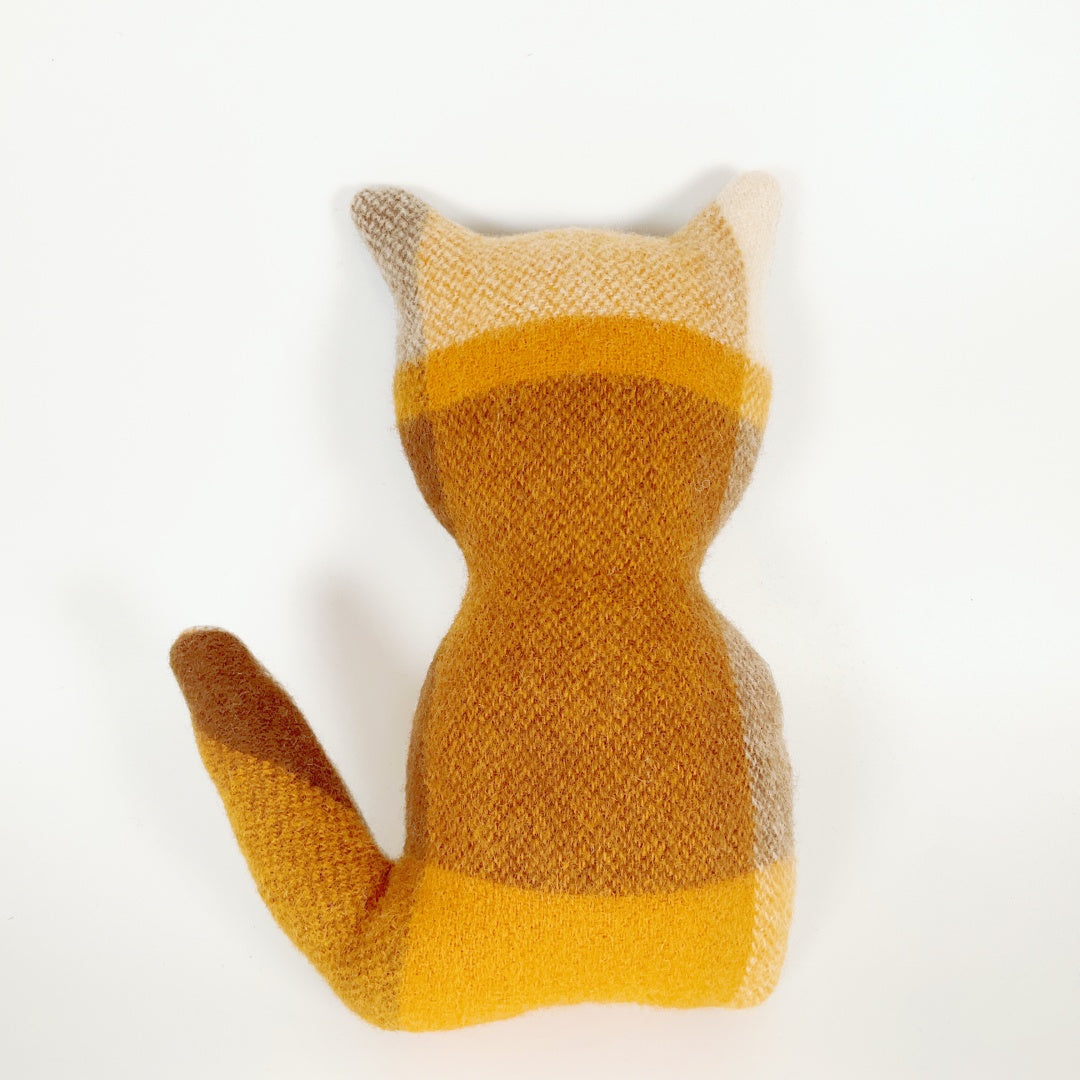 Artearoa – Blanket Cat – Brown & Cream Check