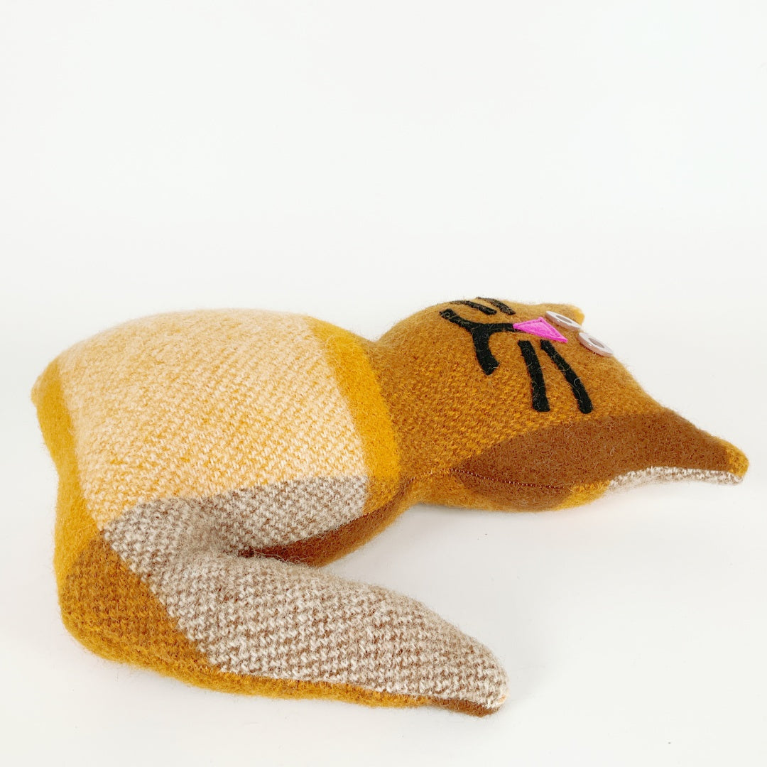 Artearoa – Blanket Cat – Brown & Cream Check