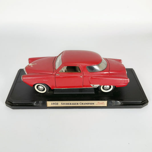 The Road Signature - 1950 Studebaker Champion 1:18 Red Diecast Model Car