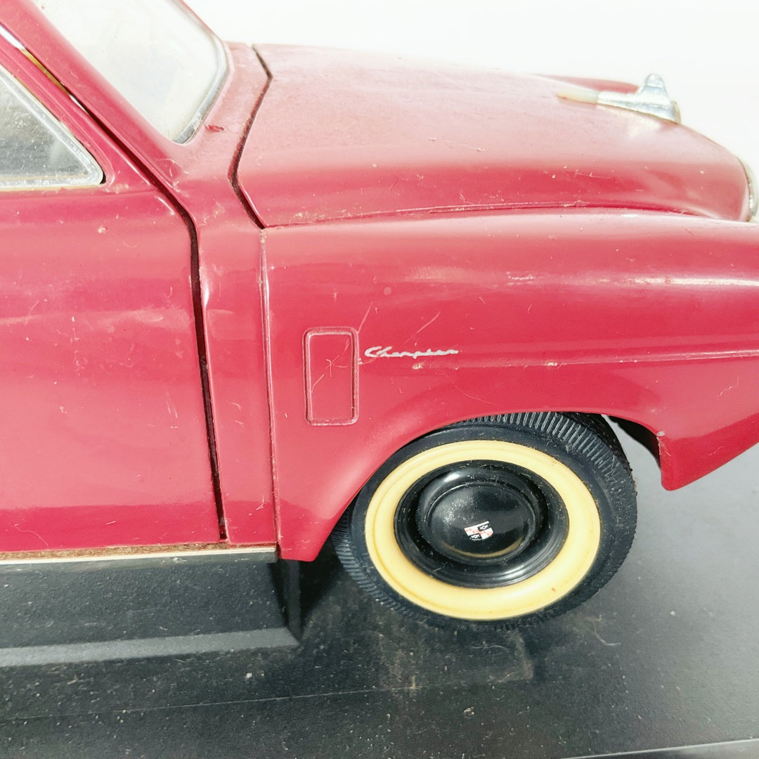 The Road Signature - 1950 Studebaker Champion 1:18 Red Diecast Model Car