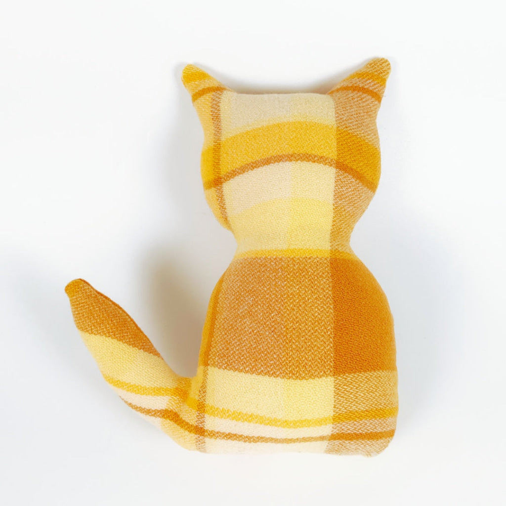 Artearoa – Blanket Cat – Mustard Yellow Check